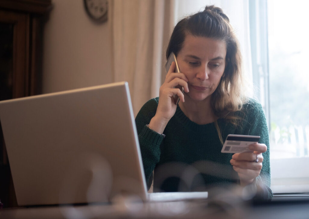 A women reporting a impersonation scam event