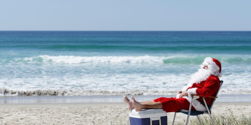 Santa on the beach. Christmas traditions around the world: 9  countries in 2025